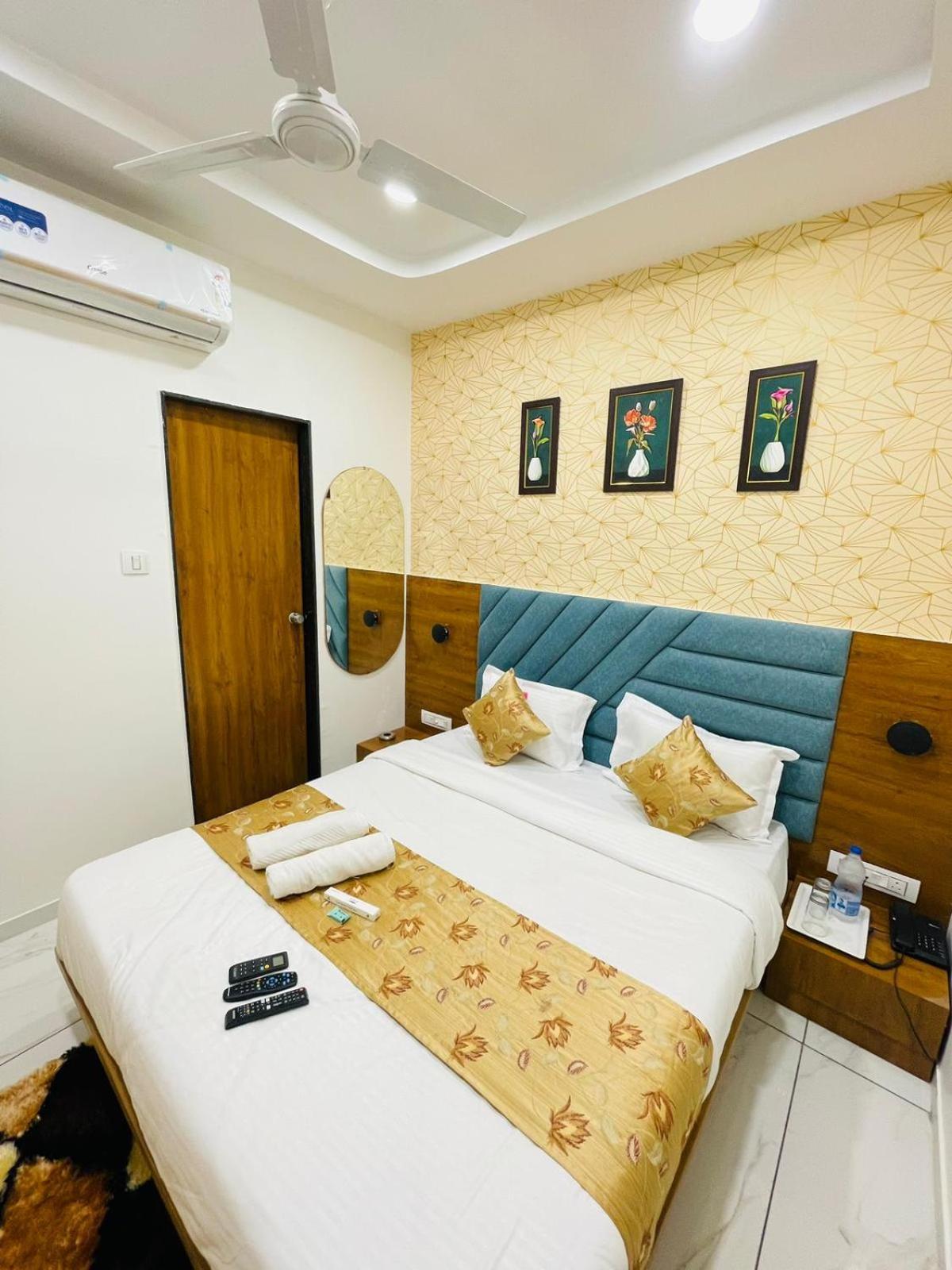 Hotel Avenue Sky Ahmedabad Exterior foto